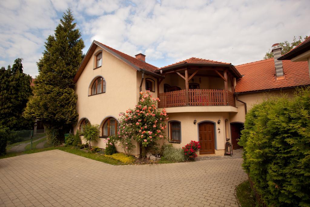 Pension Centrum Říčany Exterior foto